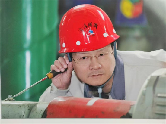 （官網(wǎng)、公眾號）濟(jì)源鋼鐵王洪杰榮獲“全國勞動模范”稱號303.jpg